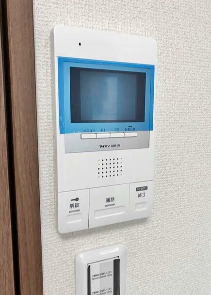 セキュリティ　モニター付きインターホン