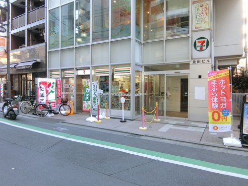 コンビニ　セブンイレブン国分寺市本町４丁目店（コンビニ）まで111m