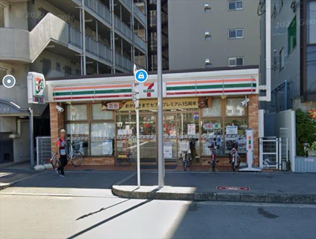 コンビニ　セブンイレブン（コンビニ）まで377m