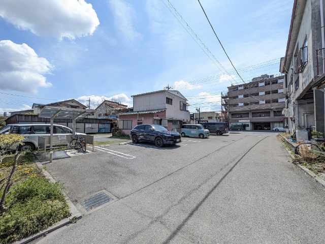 駐車場　敷地内駐車場