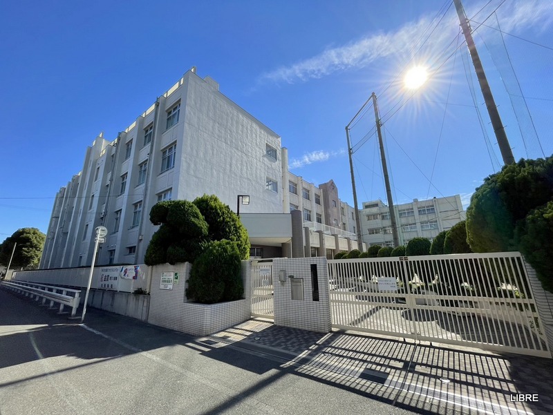 中学校　大阪市立大正西中学校（中学校）まで732m