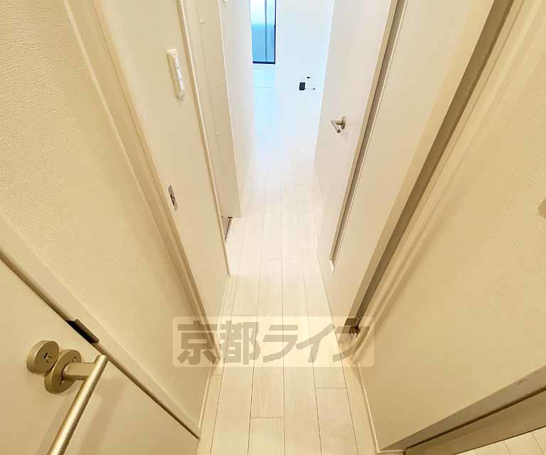 その他部屋・スペース　明るい廊下です
