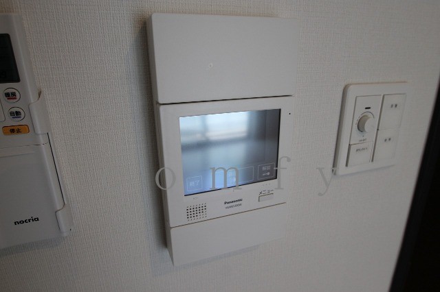 セキュリティ　モニター付きインターホン