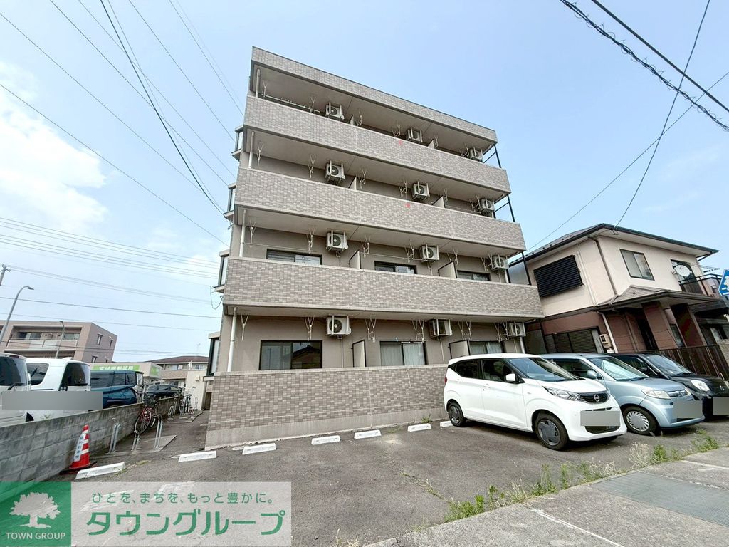 建物外観　駐車場