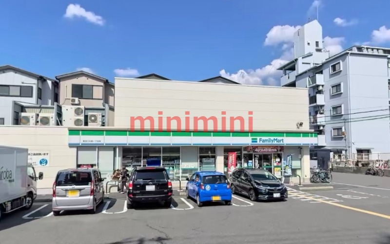 コンビニ　ファミリーマート東淀川大桐一丁目店（コンビニ）まで493m