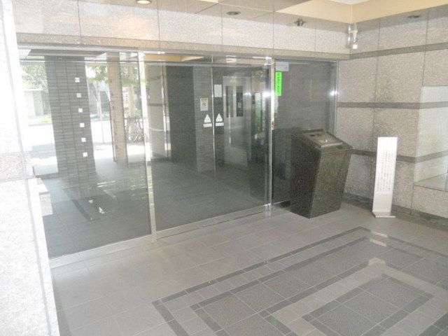 エントランス　★オートロックで女性の方も安心★