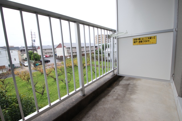 バルコニー　※別部屋の参考写真の為、原状優先です。