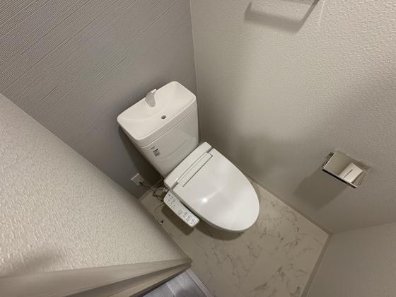 トイレ　※別号室の写真です