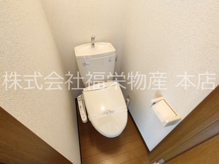 トイレ　洗浄機能付き便座