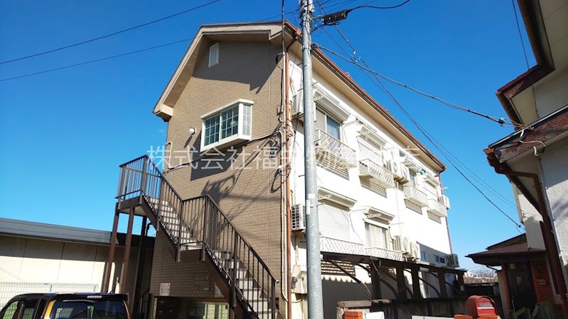 建物外観　2階建てアパート