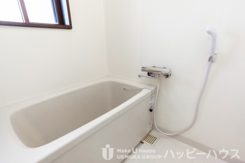 バス・シャワールーム　３０２号室写真になります。現地優先。