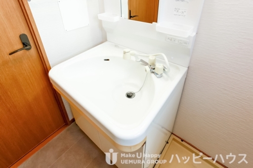 洗面設備　３０２号室写真になります。現地優先。