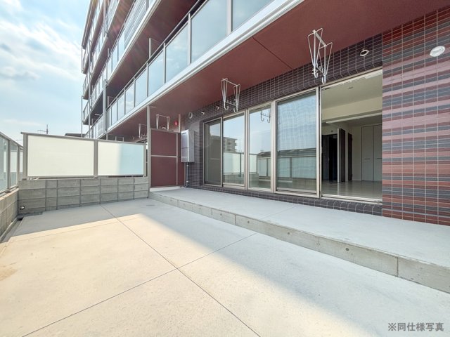 バルコニー　陽当たり良好なテラスです♪