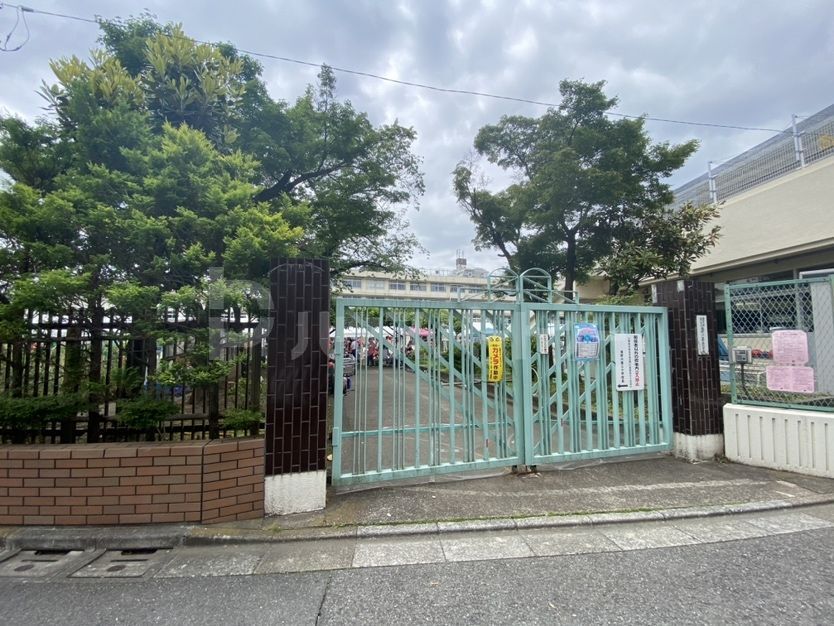 小学校　北区立滝野川第三小学校（小学校）まで310m