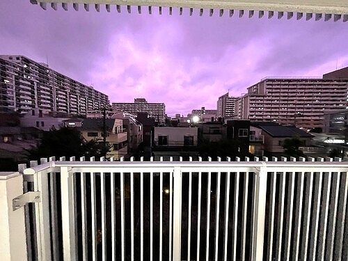 その他　バルコニーからの眺望（夕焼け）