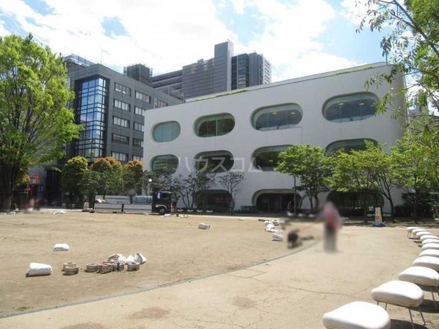 図書館　武蔵野プレイス（図書館）まで817m