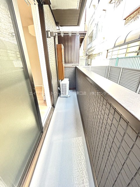 バルコニー　写真は103号室です。