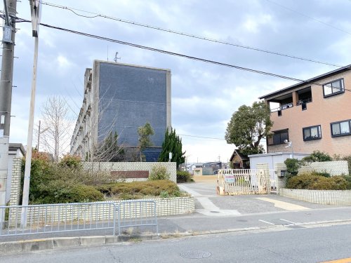 小学校　泉大津市立楠小学校（小学校）まで4715m