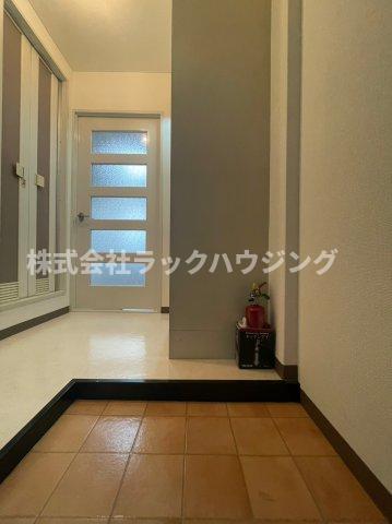 玄関　【お部屋さがしはラックハウジングにお問合せ下さいませ♪】