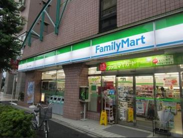 コンビニ　ファミリーマート神田佐久間町店（コンビニ）まで238m