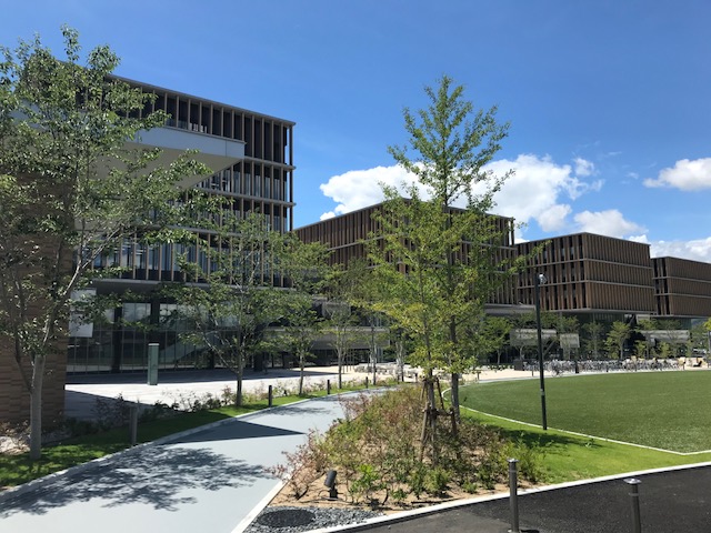 大学・短大　私立常葉大学・大学院静岡草薙キャンパス（大学・短大）まで1095m