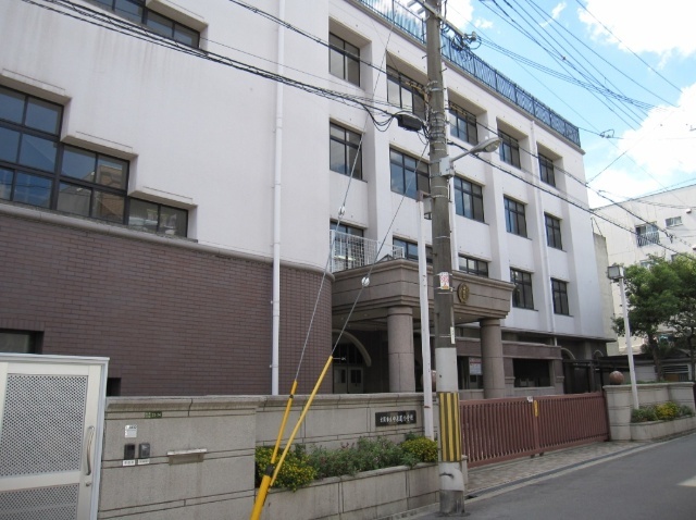 小学校　大阪市立泉尾東小学校（小学校）まで456m
