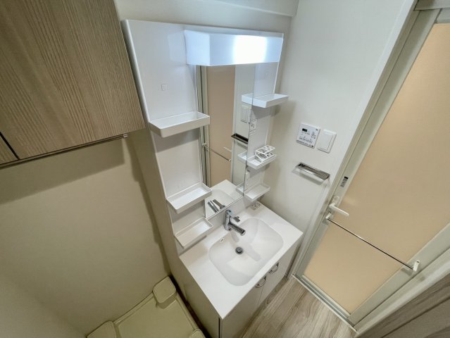 洗面設備　同物件別部屋写真
