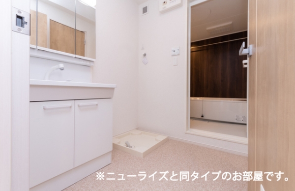 洗面設備　※参考写真　同建築メーカー施工の同間取完成他物件のものです。