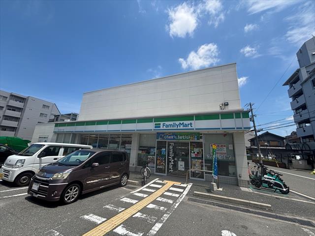 コンビニ　ファミリーマート東淀川大桐一丁目店（コンビニ）まで1059m