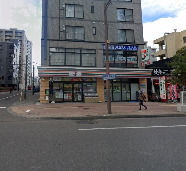 コンビニ　セブンイレブン札幌琴似2条店（コンビニ）まで179m