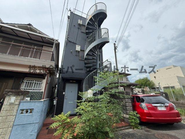 建物外観　落ち着いた雰囲気の外観です