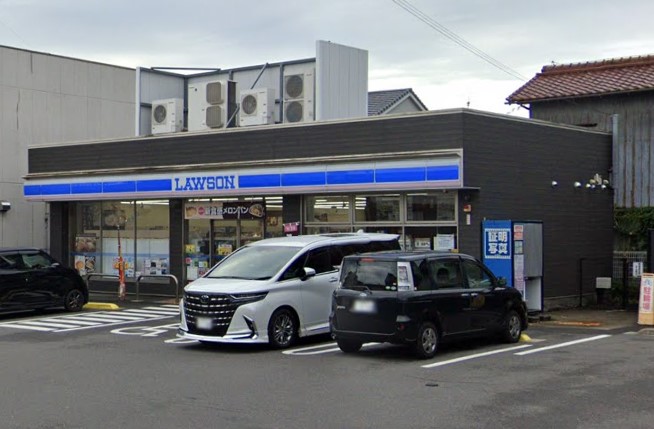 コンビニ　ローソン 犬山本町店（コンビニ）まで878m