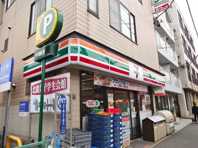 コンビニ　セブンイレブン上十条店（コンビニ）まで304m