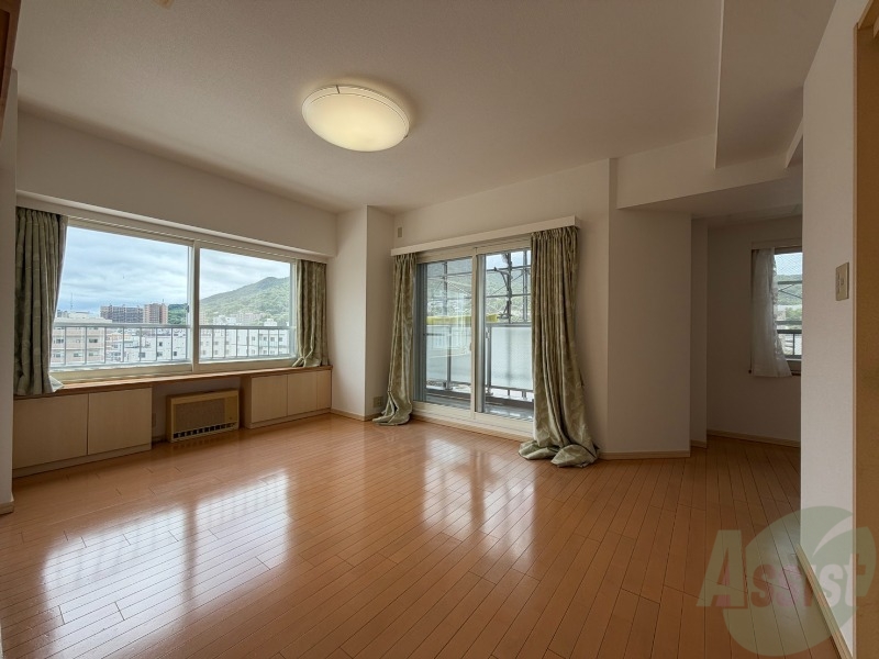 居室・リビング　広くてキレイなお部屋が広がっていて、充実した生活が送れそう。