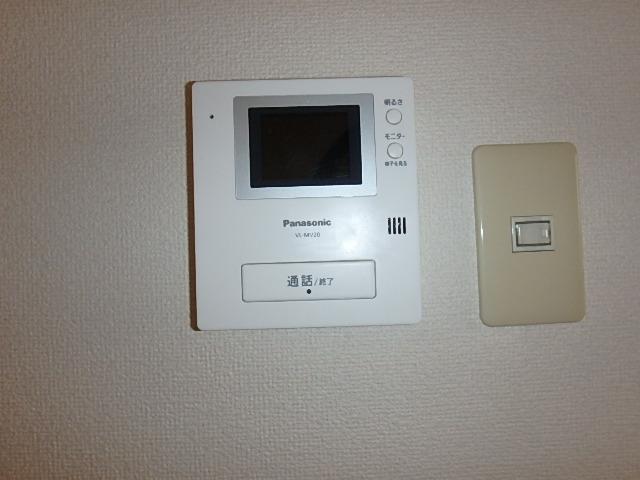 セキュリティ　来客時に便利なＴＶ付インターホン。