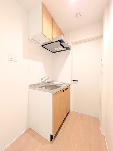 キッチン　収納豊富なシステムキッチン