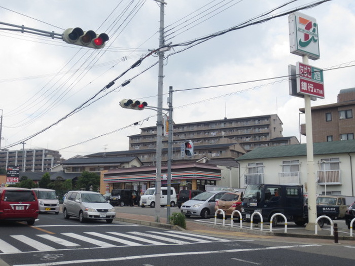 コンビニ　セブンイレブン（コンビニ）まで500m