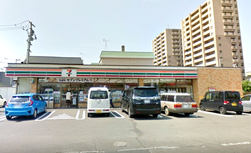 コンビニ　セブンイレブン札幌北郷2条店（コンビニ）まで418m