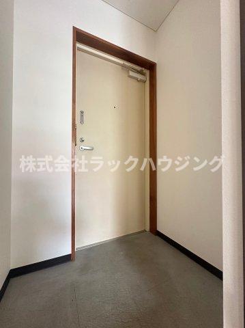 玄関　【お部屋さがしはラックハウジングにお問合せ下さいませ♪】 こ