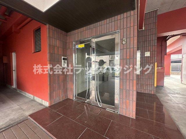 エントランス　【お部屋さがしはラックハウジングにお問合せ下さいませ♪】