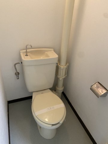トイレ　ゆったりとした空間のトイレです