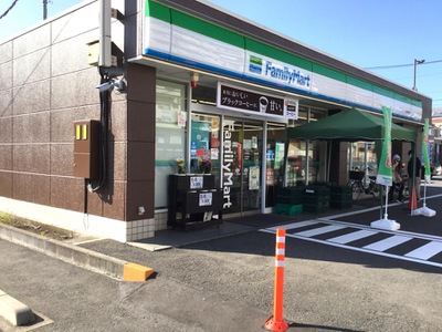 コンビニ　ファミリーマート 新井町店（コンビニ）まで378m