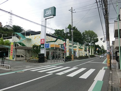 スーパー　SUPER MARKET FUJI(スーパーマーケットフジ)（スーパー）まで872m