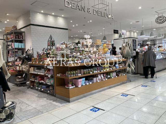 飲食店　DEAN & DELUCA 横浜（飲食店）まで652m