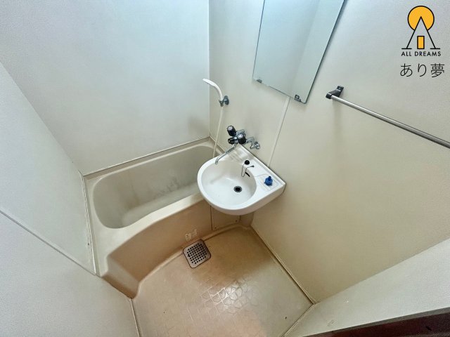 バス・シャワールーム　別部屋参考写真