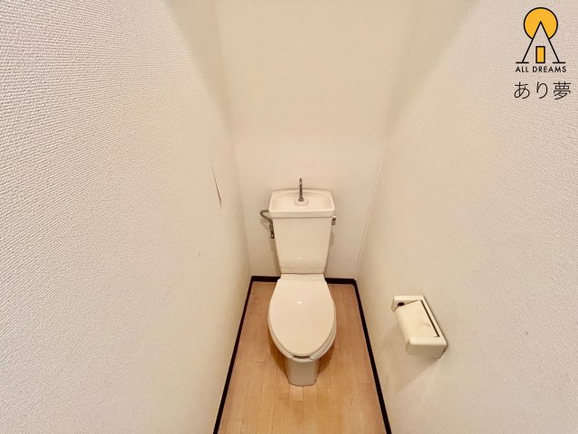 トイレ　別部屋参考写真　温水洗浄便座変更