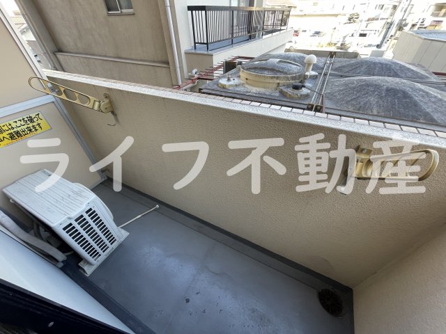 バルコニー　バルコニーからの眺めを楽しみながら食事をしませんか