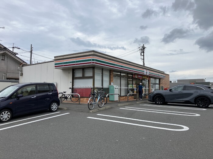 コンビニ　セブンイレブン福山川口店（コンビニ）まで283m