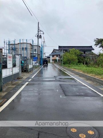 その他　前面道路（その他）まで0m