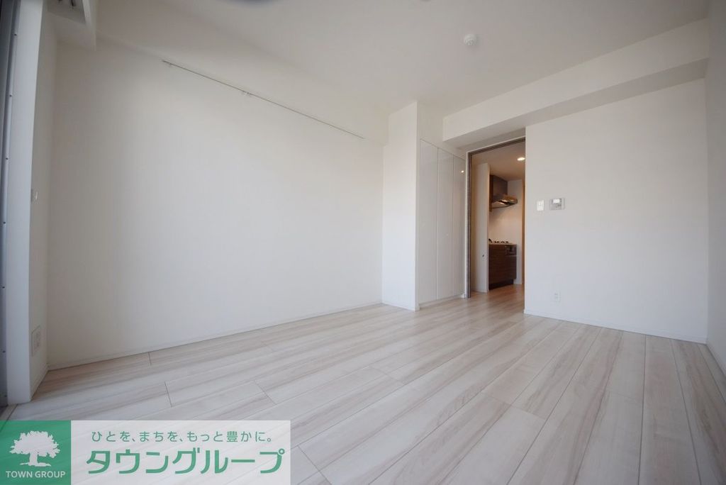 1K Mansion in Chiyoda, Tokyo — photo 3 of 3